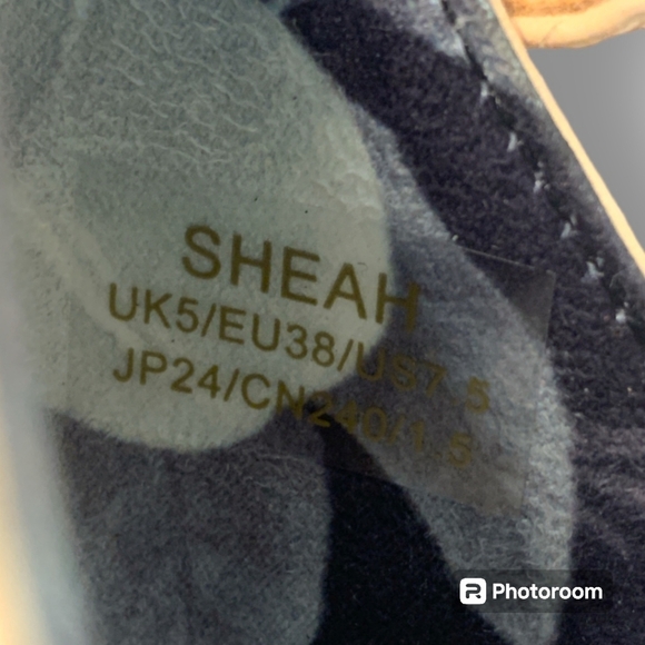 NWOB Ted Baker Sheah Sandal in Nude / Rose Gold, size 8.5 US - Picture 10 of 16